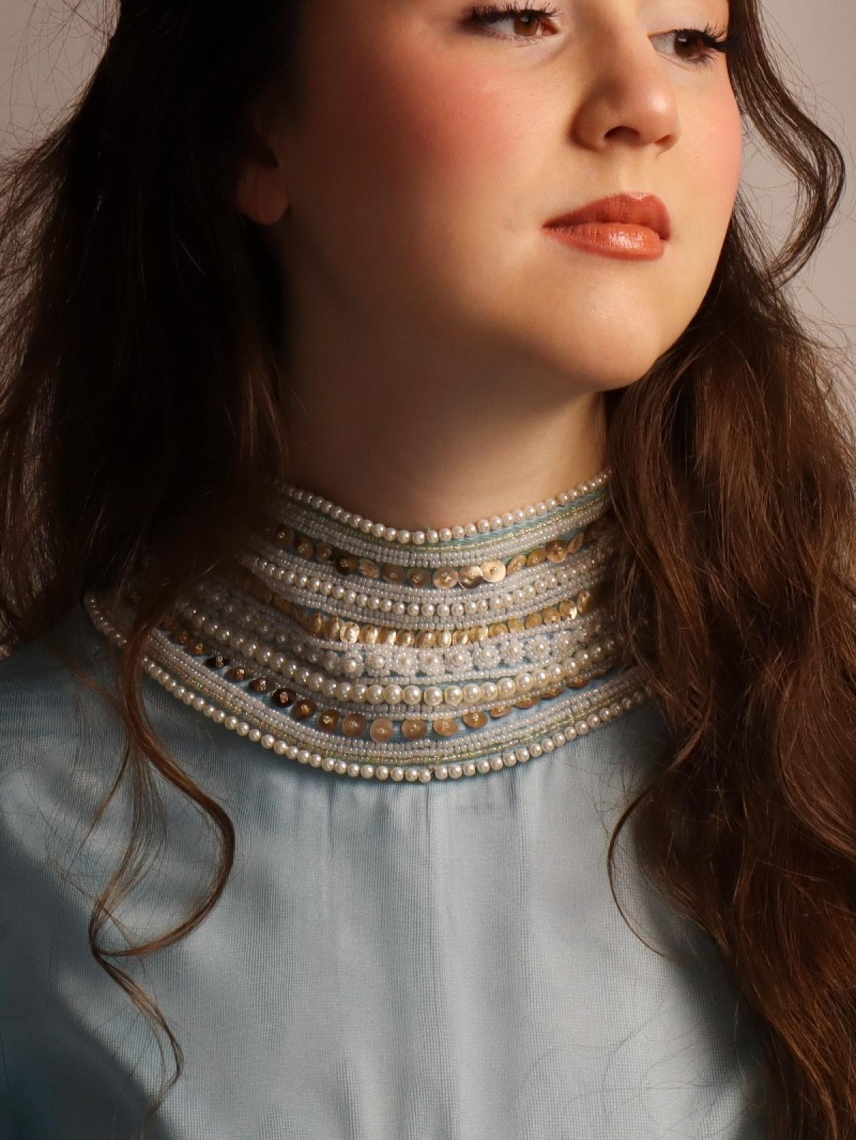 Sapphire Elegance detail